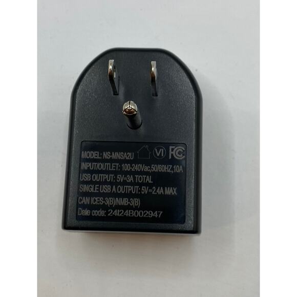 INSIGNIA Black Ground Travel Adapter USB Power Outlet - Picture 5 of 9